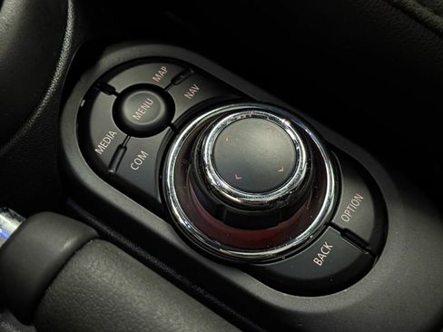 Used 2022 MINI Cooper S image 36