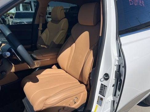 Used 2021 Genesis GV80 2.5T w/ Prestige Package 04 image 5