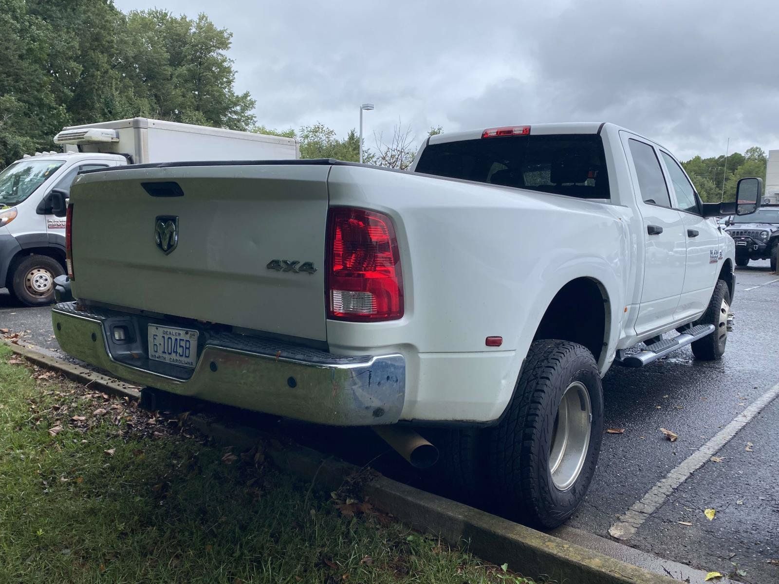 Used 2016 RAM 3500 Tradesman w/ Chrome Appearance Group AWD/4WD image 8