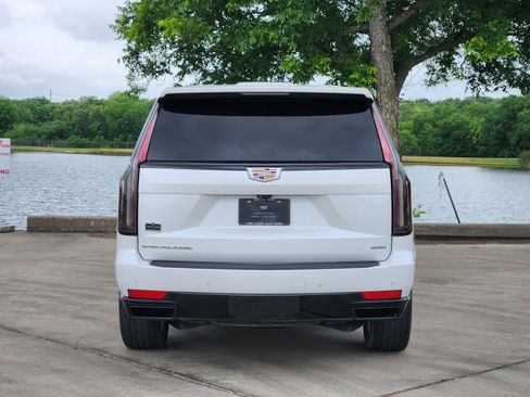 Certified 2023 Cadillac Escalade Sport Platinum w/ LPO, Floor Liner Package AWD/4WD image 33