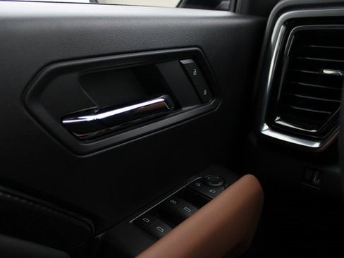 Used 2025 GMC Canyon AT4 image 22