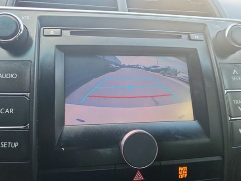 Used 2017 Toyota Camry SE FWD image 14