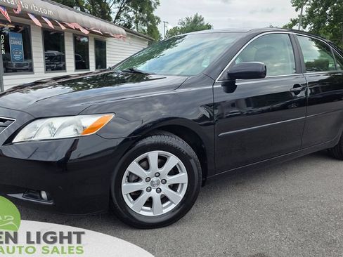 Used 2009 Toyota Camry XLE FWD image 1