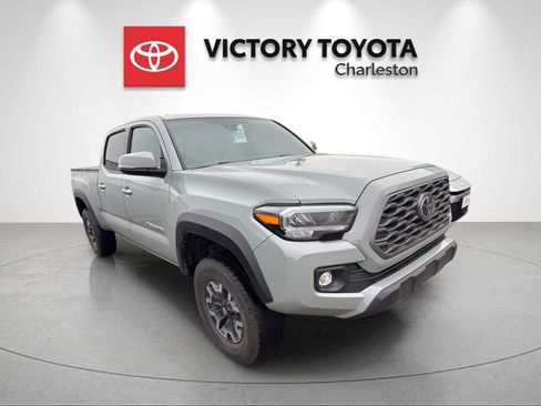 Used 2022 Toyota Tacoma TRD Off-Road w/ Technology Package image 5