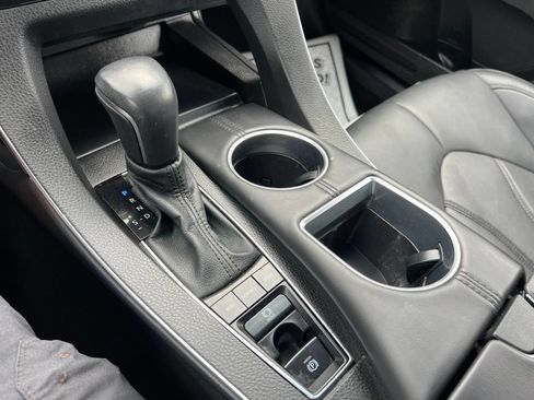 Used 2022 Toyota Avalon XLE w/ Moonroof Package FWD image 14