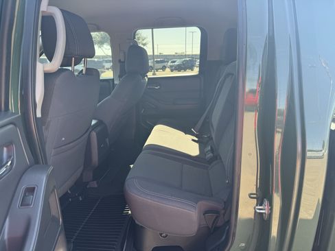 Used 2022 Nissan Frontier SV w/ Technology Package RWD image 24