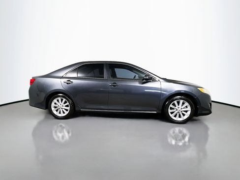 Used 2012 Toyota Camry XLE image 3