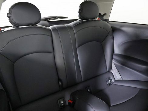 Used 2019 MINI Cooper Hardtop image 23