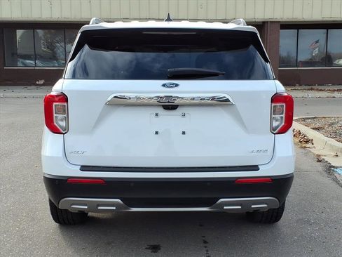 Certified 2021 Ford Explorer XLT w/ Equipment Group 202A image 4