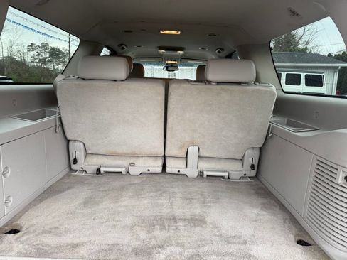 Used 2009 Chevrolet Suburban LT w/ Luxury Package image 16