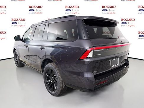 New 2026 Lincoln Navigator Reserve w/ Jet Appearance Package AWD/4WD image 5