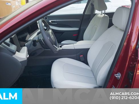 Used 2025 Hyundai Sonata SEL FWD image 12