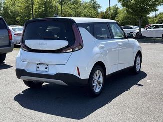 Used 2024 Kia Soul LX w/ Option Group 015 FWD video 2