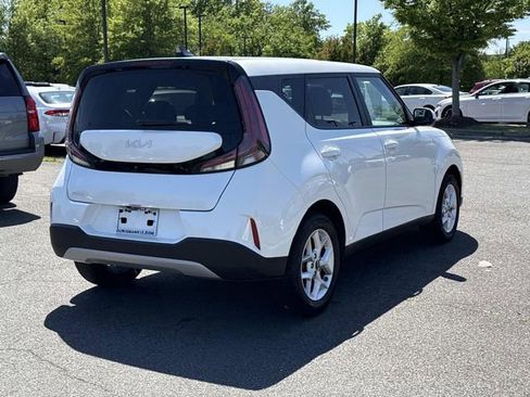 Used 2024 Kia Soul LX w/ Option Group 015 FWD image 2