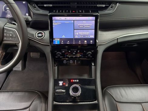 Used 2024 Jeep Grand Cherokee L Limited w/ Luxury Tech Group II image 51