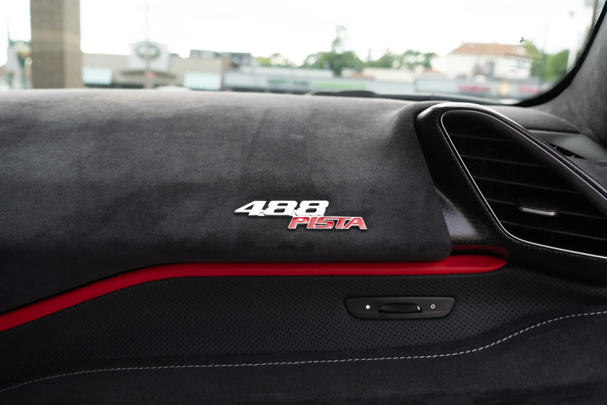 Used 2019 Ferrari 488 Pista Coupe RWD image 65