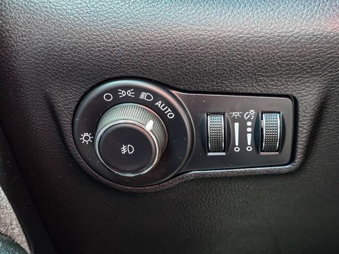 Used 2024 Jeep Compass Latitude AWD/4WD image 28