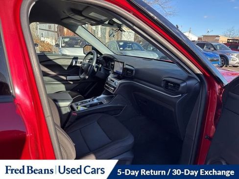 Certified 2022 Ford Explorer XLT w/ Class IV Trailer Tow Package image 12