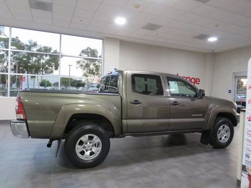 Used 2012 Toyota Tacoma PreRunner image 44