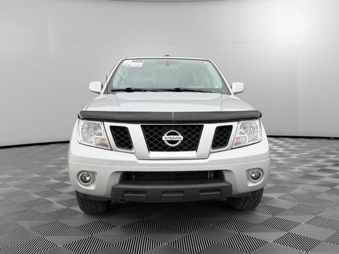 Used 2019 Nissan Frontier PRO-4X image 2