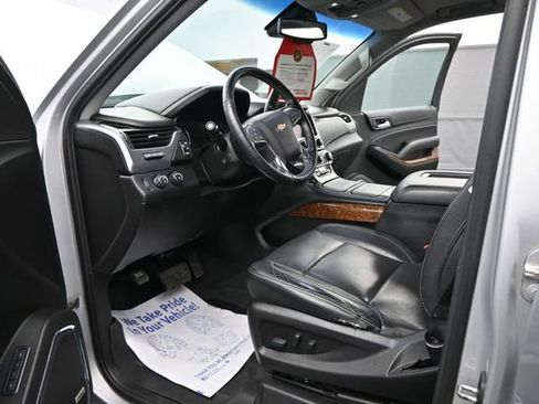 Used 2019 Chevrolet Suburban Premier AWD/4WD image 9