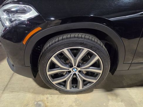 Used 2022 BMW X2 xDrive28i w/ Premium Package AWD/4WD image 3