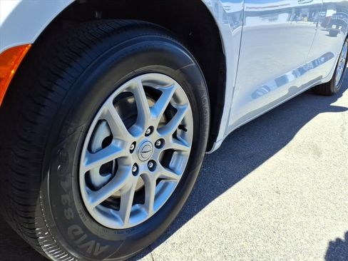 New 2026 Chrysler Voyager LX image 10