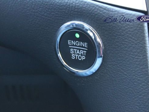 Used 2018 Ford Edge SEL image 23