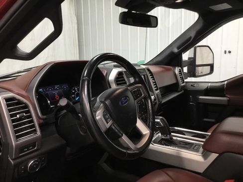 Used 2018 Ford F150 Platinum w/ Equipment Group 701A Luxury AWD/4WD image 9