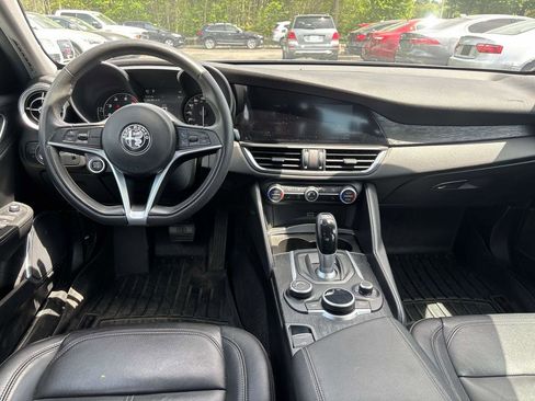 Used 2019 Alfa Romeo Giulia AWD image 9
