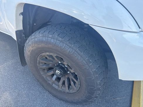 Used 2014 Toyota Tacoma 4x4 Double Cab image 3