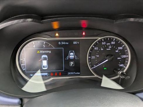 Used 2024 Nissan Versa SV image 24