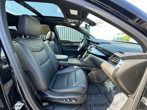Used 2025 Cadillac XT6 Sport w/ Technology Package image 27