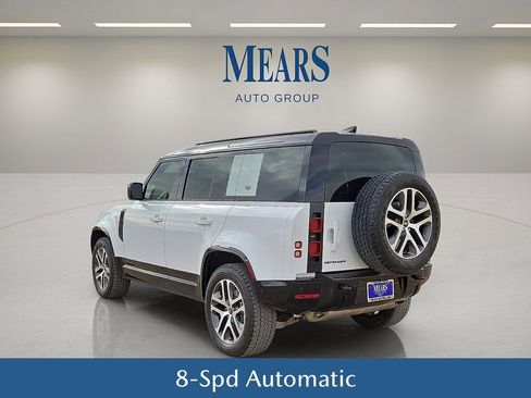 Used 2024 Land Rover Defender 110 X-Dynamic SE image 4
