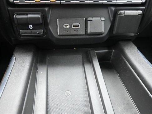 Used 2019 GMC Sierra 1500 SLT w/ SLT Premium Plus Package image 33