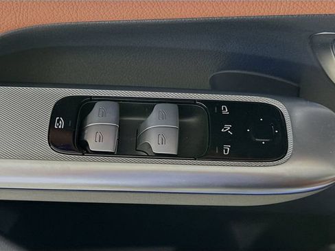 Certified 2025 Mercedes-Benz GLC 300 image 18