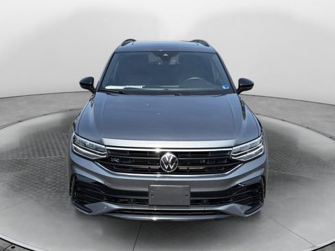 Used 2024 Volkswagen Tiguan SE R-Line FWD image 2
