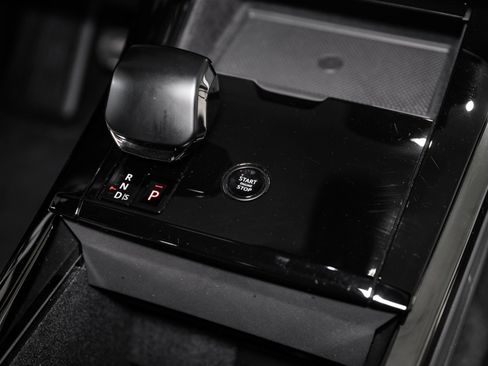 Used 2025 Land Rover Range Rover Sport SV Edition Two image 35