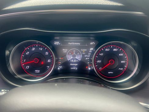 Used 2018 Dodge Charger SXT RWD image 16