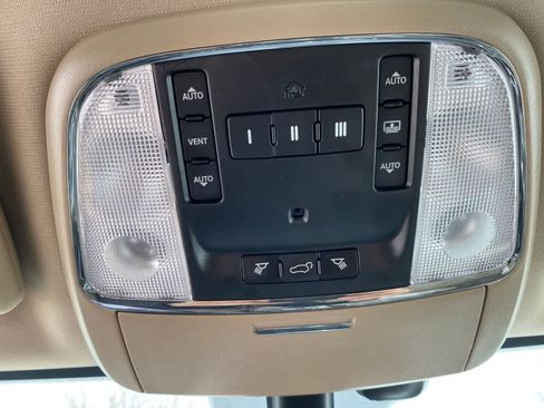 Used 2018 Jeep Grand Cherokee Limited w/ Luxury Group II image 30