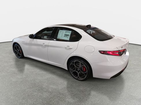 New 2025 Alfa Romeo Giulia w/ Veloce Package AWD image 7