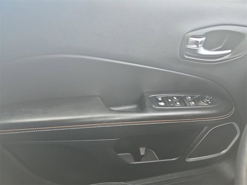 Used 2018 Jeep Compass Latitude w/ Safe & Security Group image 23