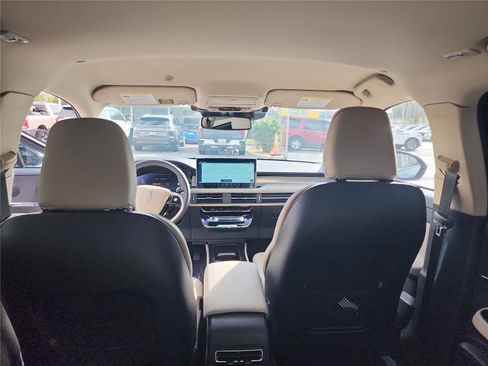 New 2026 Lincoln Corsair Premiere image 19