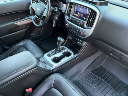 Used 2019 Chevrolet Colorado ZR2 image 17