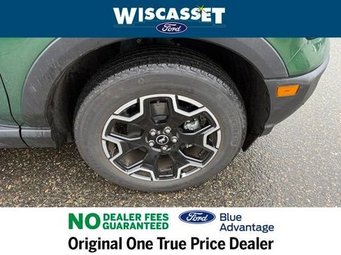 Certified 2025 Ford Bronco Sport Outer Banks w/ Outer Banks Tech Package+ AWD/4WD image 38