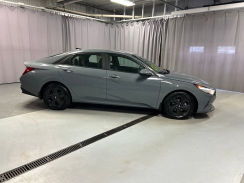 Used 2022 Hyundai Elantra SEL w/ Convenience Package image 8