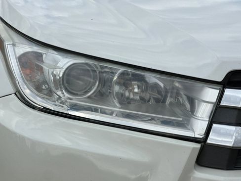 Used 2018 Toyota Highlander XLE image 45