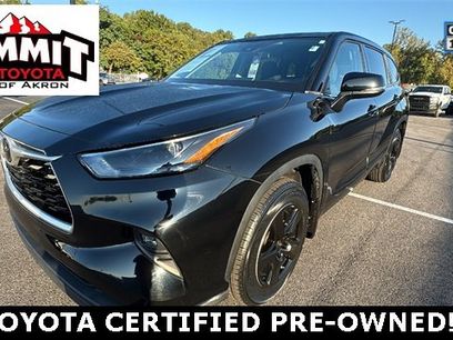 Certified 2022 Toyota Highlander LE