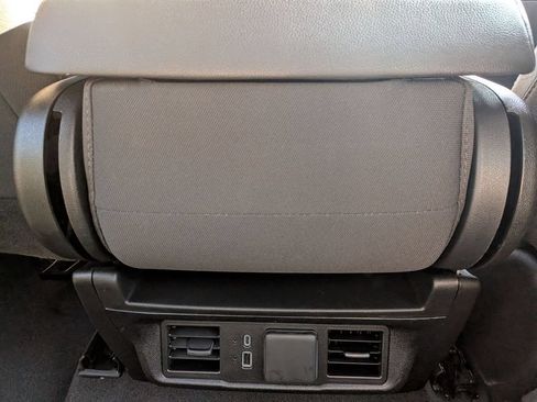 Used 2025 Chevrolet Silverado 1500 LT AWD/4WD image 33