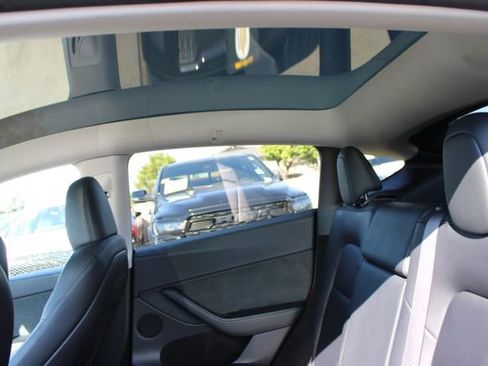 Used 2023 Tesla Model Y Performance image 21